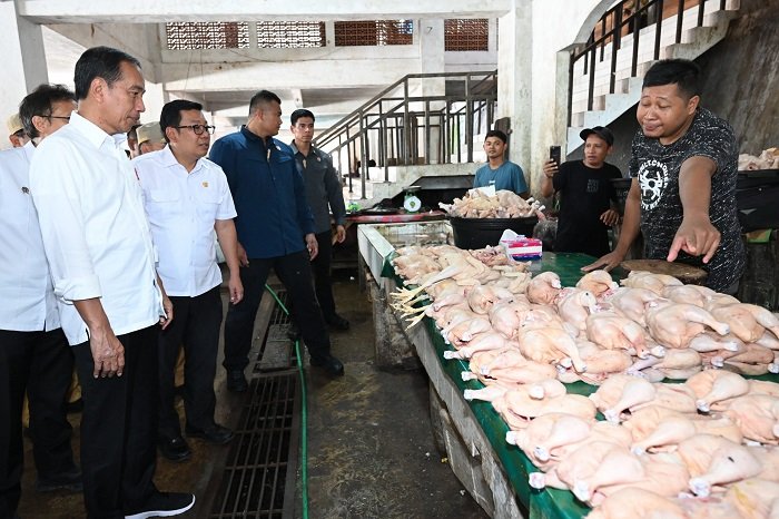 Presiden Joko Widodo bersama  Kepala Badan Pangan Nasional (Bapanas) Arief Prasetyo Adi. (Dok. Tim Komunikasi Bapanss)