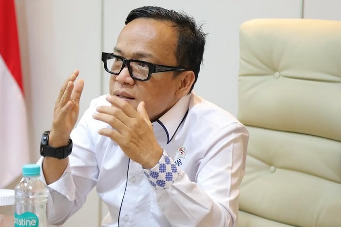 Wamenaker Immanuel Ebenezer dibawa KPK usai terjaring OTT dugaan pemerasan sertifikasi K3. (Instagram.com@immanuelebenezer)

